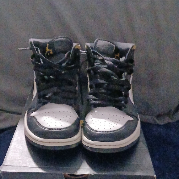 Jordan Black and Gold Sneakers - Picture 2 of 4